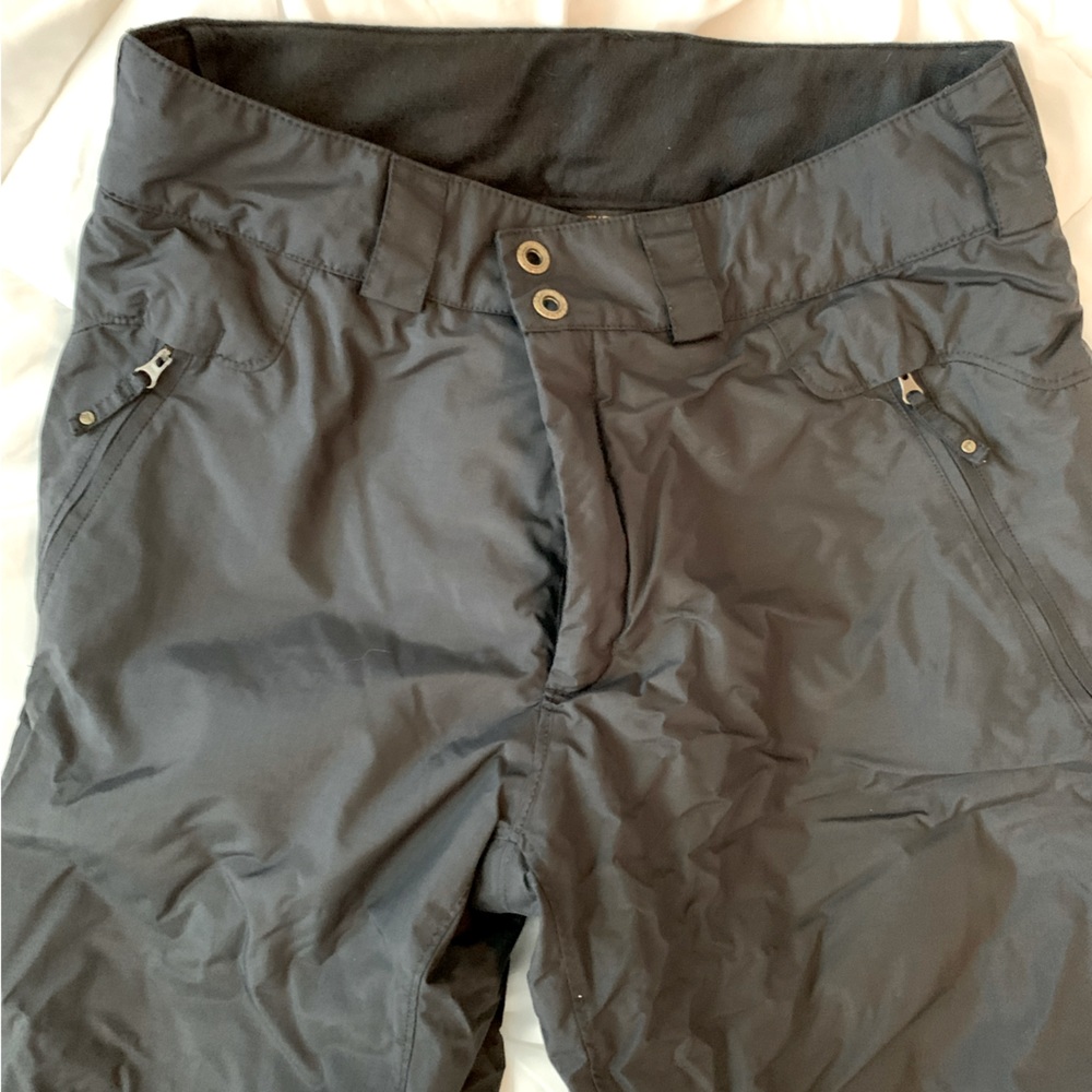 Women’s size medium Columbia Titanium ski/snow pants